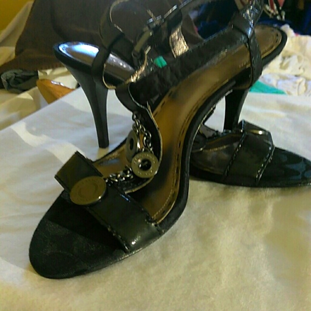 Coach ladies heeled sandal. - Picture 2 of 8